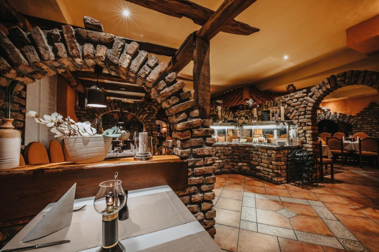 Hotel Restaurant Adria Stuben Bruehl ภายนอก รูปภาพ